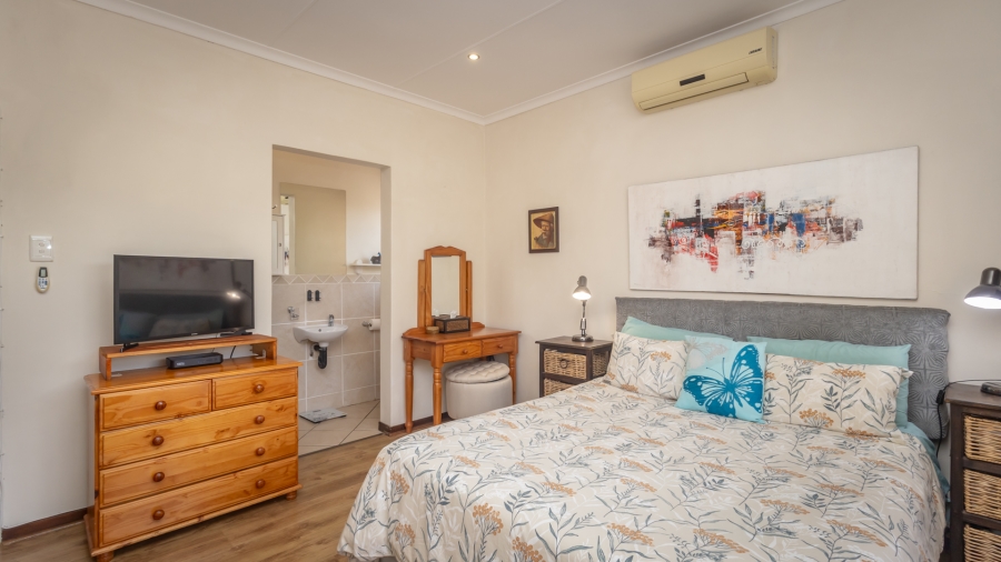 3 Bedroom Property for Sale in The Coves North West